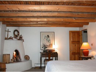 Beautiful Mountain Views, Beamed Ceilings, 2 Fireplaces