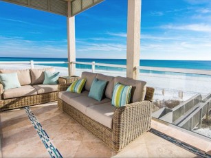 DESTIN LUXURY BEACH FRONT 8 BED 6 BATH OVER 4,000 SQ FT ON A PRIVATE BEACH!!