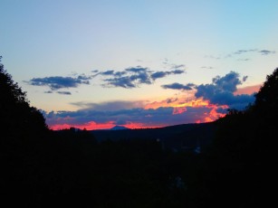 Artful Private Mountainview Sunny Studio+1 Bdrm Apt in Civil War Infirmary House