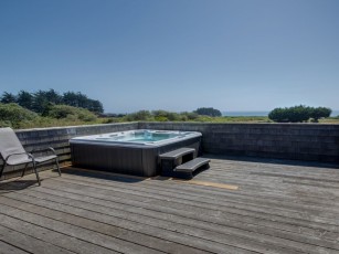 Dog-friendly w/ ocean views, private hot tub & shared pool, walk to Shell Beach