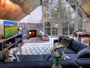 Wonderful Family Retreat - Sleeps 20 with Newly added game room.