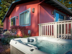 Gorgeous Seaside Cottage on Tomales Bay