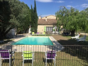Provencal farmhouse in the countryside, private pool and heated from the first of May.