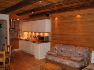 Renovated Ski-In/Ski-Out Mountain Apartment in Tignes – Stunning Views, Sleeps 6, Heart of the Resort