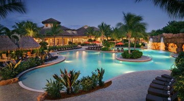 Resort Lifestyle Vacation in Naples. Steps to the pool, Golf Course and Tennis!