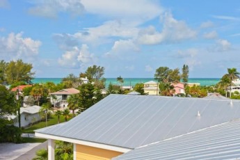 BEAUTIFUL CUSTOM BUILT HOME WITH EXPANSIVE VIEWS OF GULF, SKYWAY AND ST. PETE! NORTH END OF ANNA MARIA GETAWAY AWAITS YOU! ACCEPTING LAST MINUTE BOOKINGS! GIVE US A CALL TODAY!