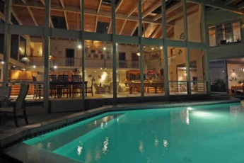 Guest house on gated acre estate, Sleeps up to 7; Great for Events, too