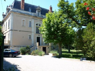 Villa Magnolia Parc - Bed and Breakfast in Montélimar, in Drôme Provençale