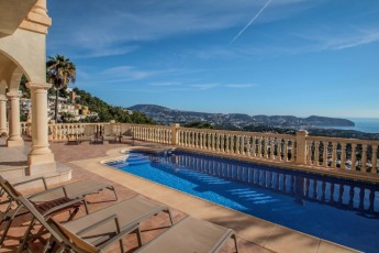 Beautiful Villa Located in Moraira for 6 persons with private pool