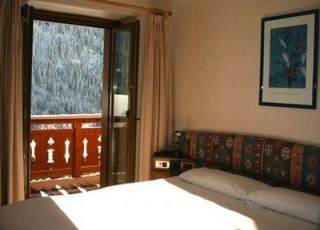 Luxury Chalet Apartment – Paradiski Area (La Plagne, Les Arcs) & Vanoise National Park Views