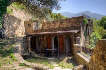 Stone house on the mountainside under Belgodère: calm, original charm, panoramic view, ecological swimming pool ... - Belgodère