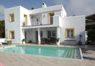 Villa with private pool and sea view from 1st floor, Close to beach