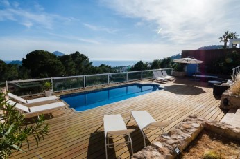 Villa overlooking the sea in Cala Carbo