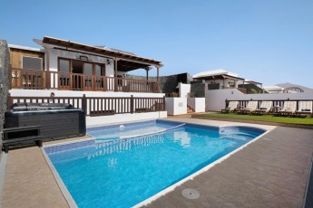 Beautiful 4 Bedroom Villa in Playa Blanca, Lanzarote, Spain