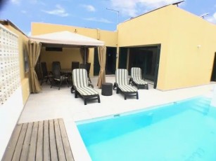 Beautiful 3 Bedroom House with Pool & Jacuzzi in Corralejo, Fuerteventura, Spain