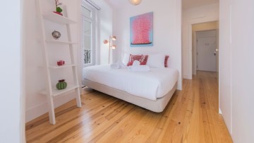 Charming Alfama Retreat: A Cozy Stay in Lisbon’s Historic Heart