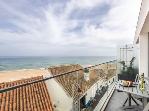 Seaside Serenity: Luxurious Beachfront Escape in West Algarve