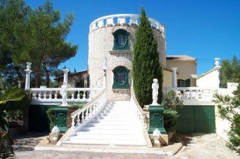 Villa Romantique – A Grand Provençal Stone Villa with Panoramic Hilltop Views and Exceptional Luxury Living