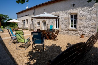 Pâquerette - 3-Bedroom Gîte with Sunny Private Terrace - Sleeps 6
