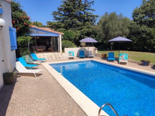 Spacious Mediterranean Villa with Heated Pool Near Montagnac | Sleeps 12 | Peaceful & Private