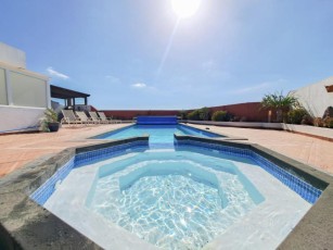 Extremely Private Villa with Heated Pool, Spa & Great Views  -  Close to Papagayo Beach.